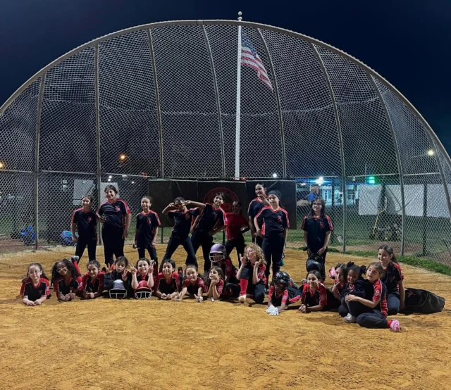 We closed out the season with a true showdown—two of our own teams battling it out! Rain or shine, these girls gave it their all and showed what teamwork is all about. So proud of every single player of the ShopRite and EP Fire teams!

🥎🌈🥎